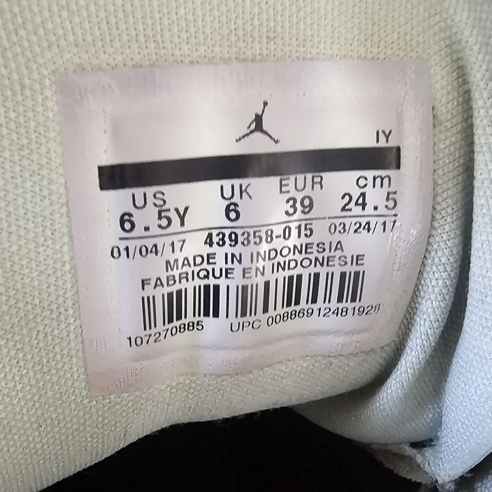 Size 6.5Y Air Jordan 13 Retro GS Black White Mint Foam - Picture 8 of 8